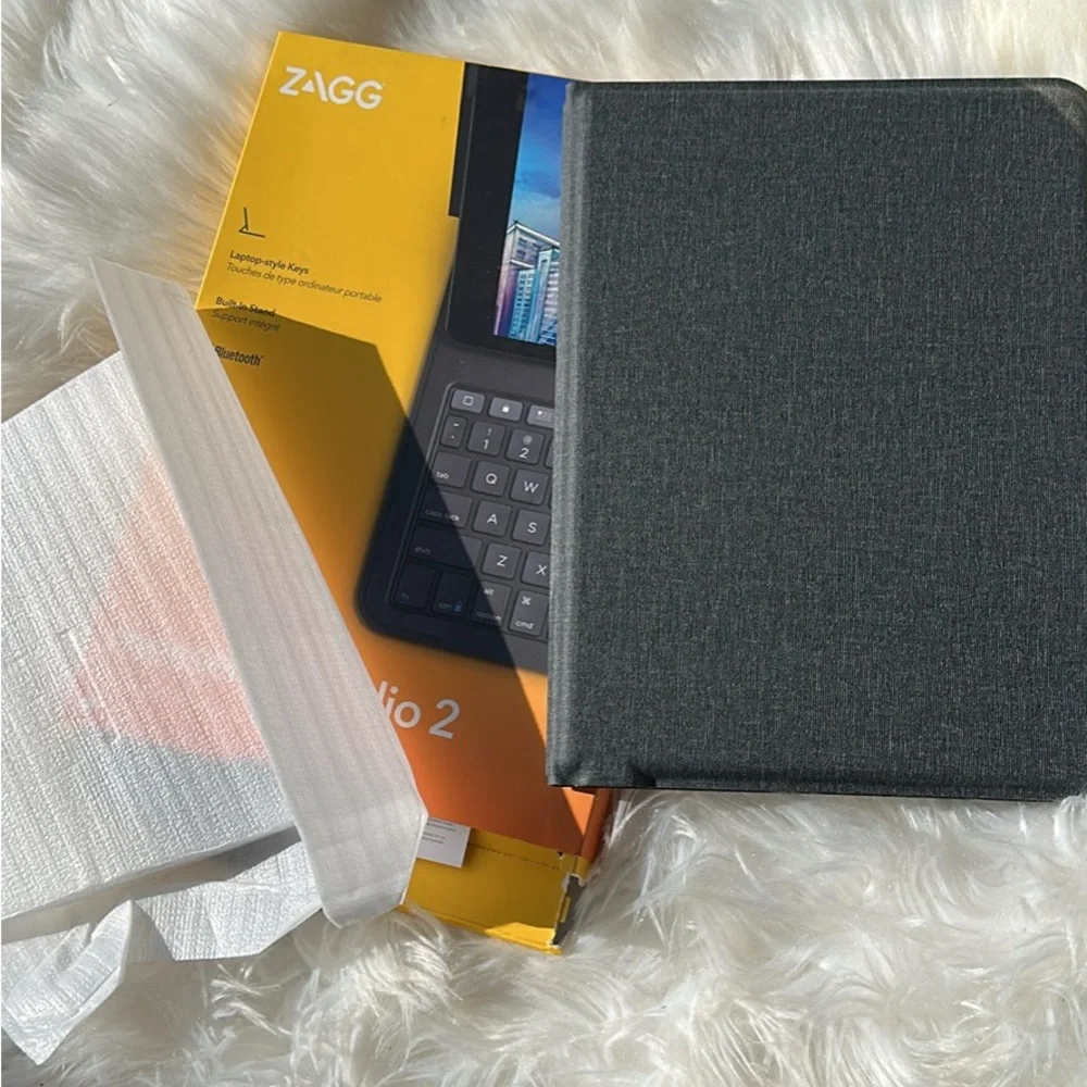 Tablet Keyboard Case with Stylus Holder - Black